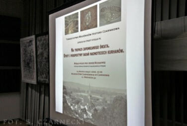 Zdjęcie do Fotorelacja ze spotkania z archeologiem Andrzejem Michałowskim.
